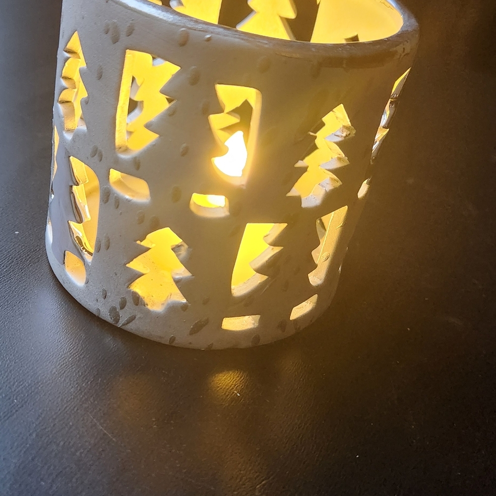 Tree pattern tea light holder - Picture 4 of 4